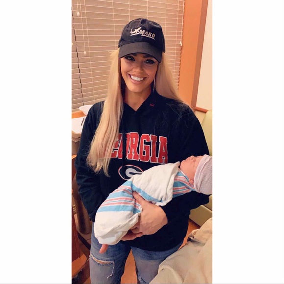 Meet your Posher, Erika - Picture 3 of 3